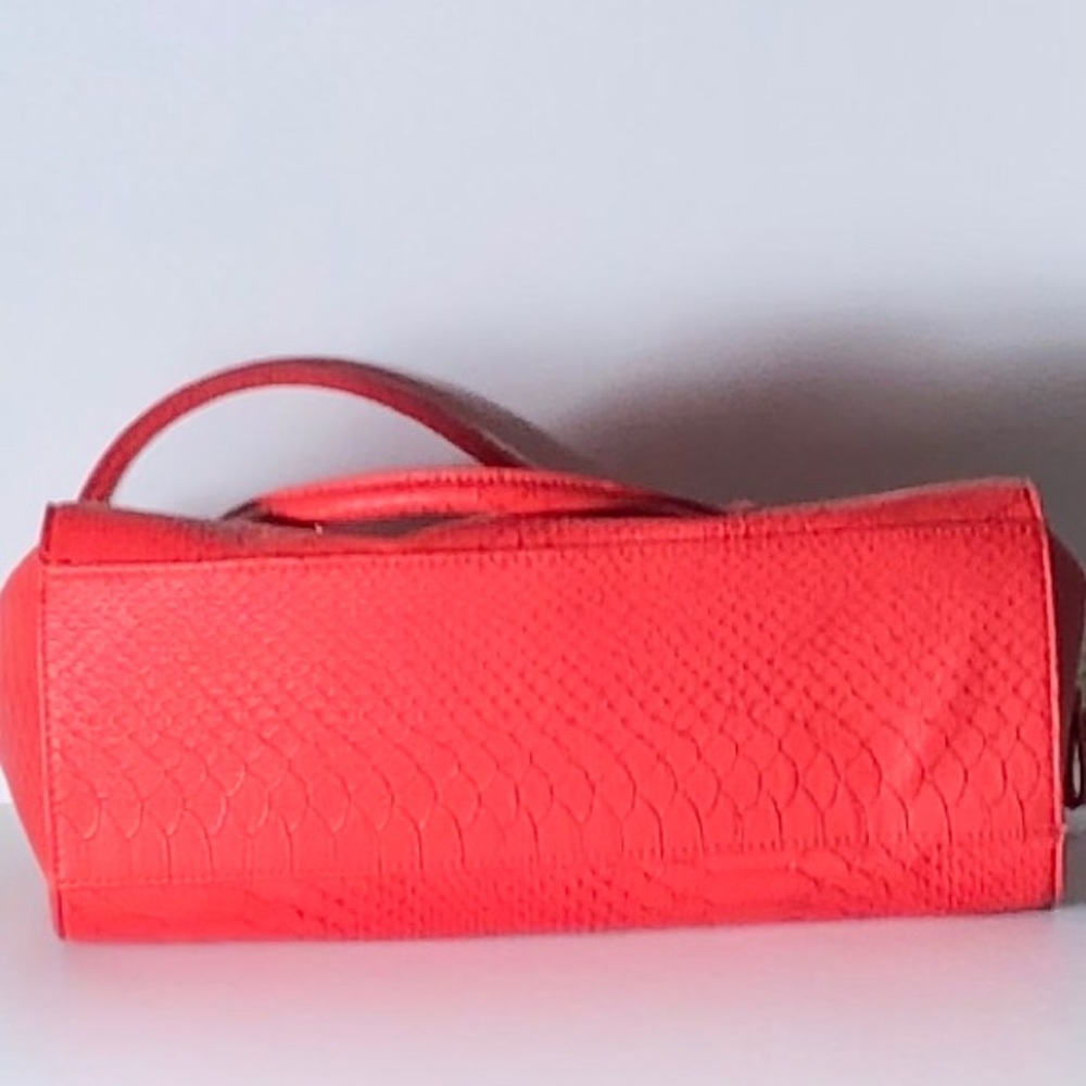 Olivia + Joy New York Red & Gold Purse - Picture 9 of 14